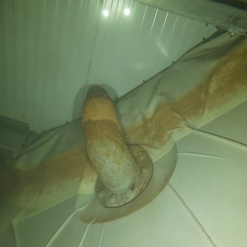 Sprinklertank-Inspektion: Stahltank, 5 Jahre – Rohrschelle Flansch Schwere Ablagerungen Bodensicht